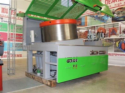 Macchina per trafilare fili d'acciaio